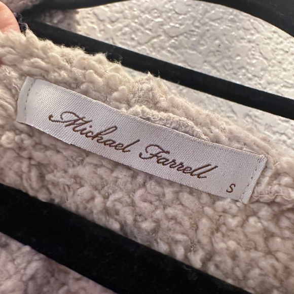 Michael Farrell Sherpa Hoodie Vest Small Beige Sleeveless Cozy Fuzzy Soft Warm - Picture 5 of 9